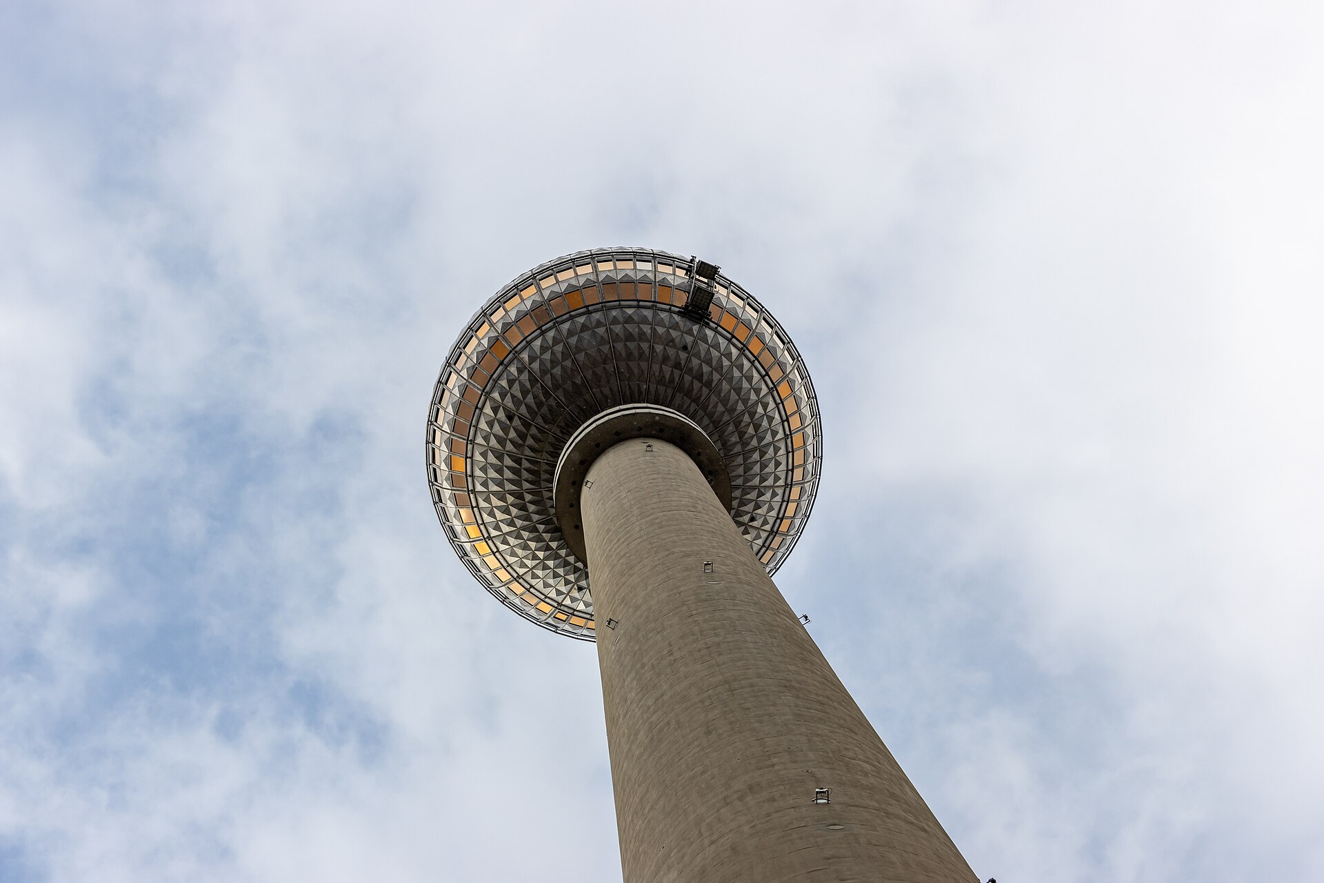 Berliner Fernsehturm am Alexanderplatz